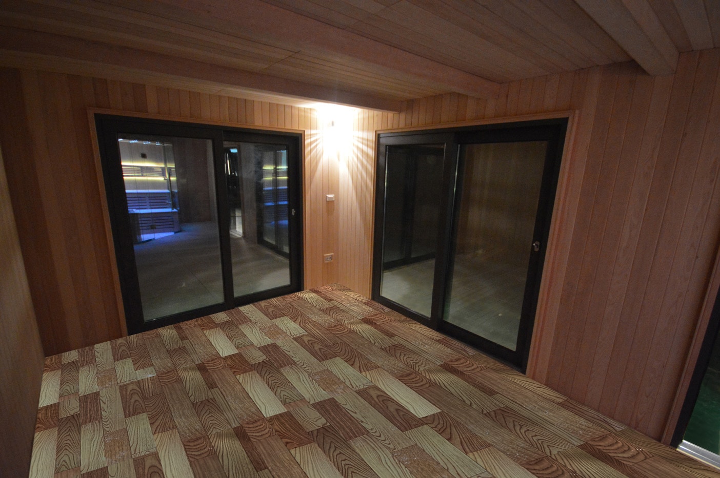 Gartensauna mit Bio-Kaminofen im Top-Design 6300mm x 3300mm – Bild 8