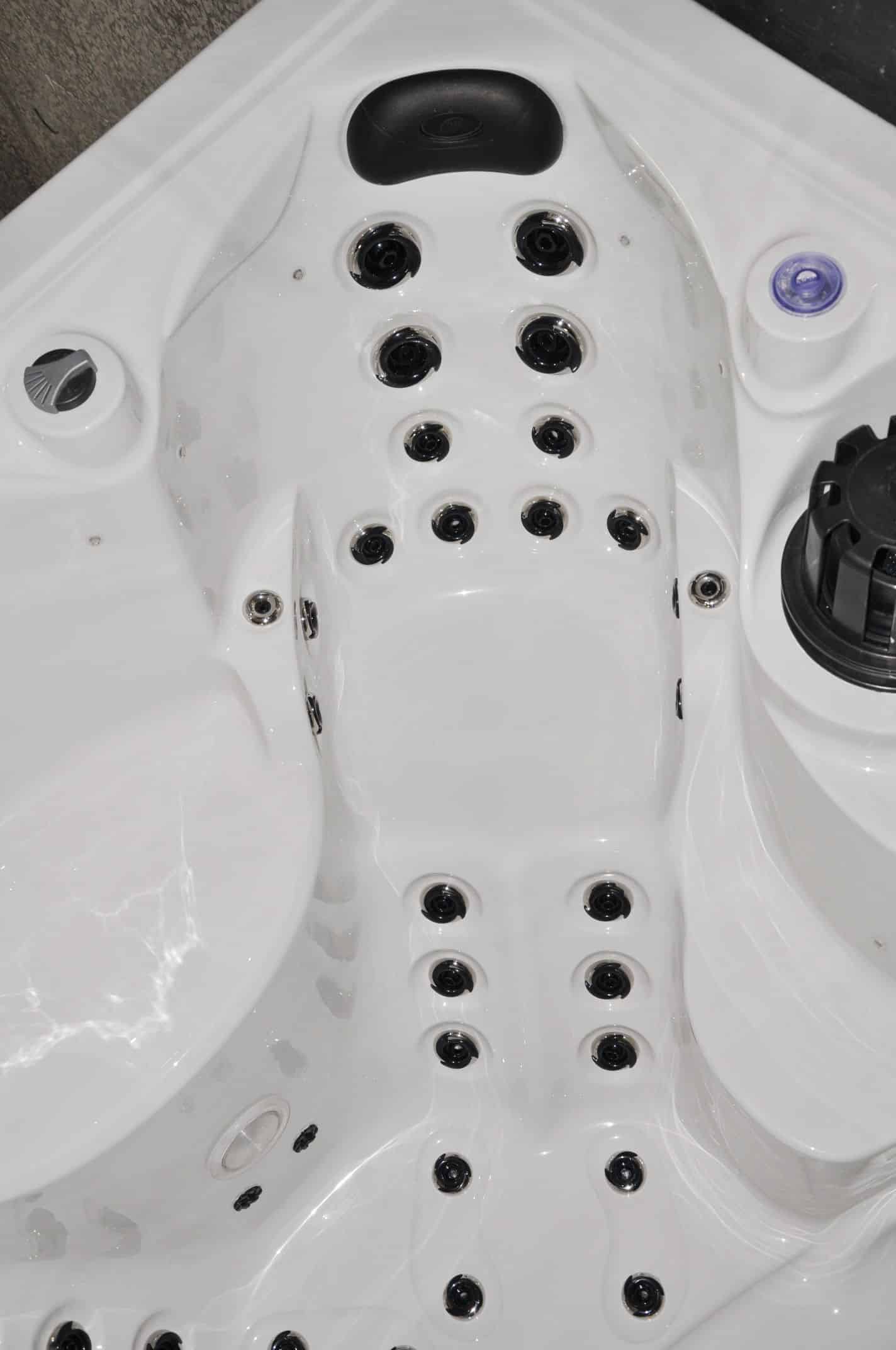 Swim-Spa in den Maßen 3980mm x 2300m x 1200mm – Bild 17