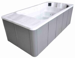 Swim-Spa in den Maßen 4660mm x 2300m x 1550mm